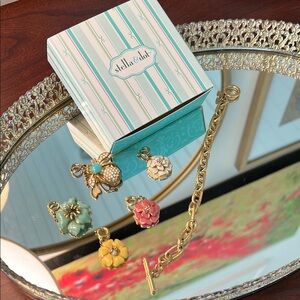 💕Stella & Dot Gold Charm Bracelet with Palm Beach Charms. Comes with box.💕